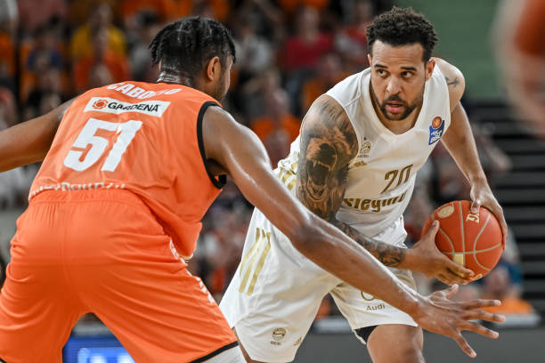 更不认识他 更不认识他